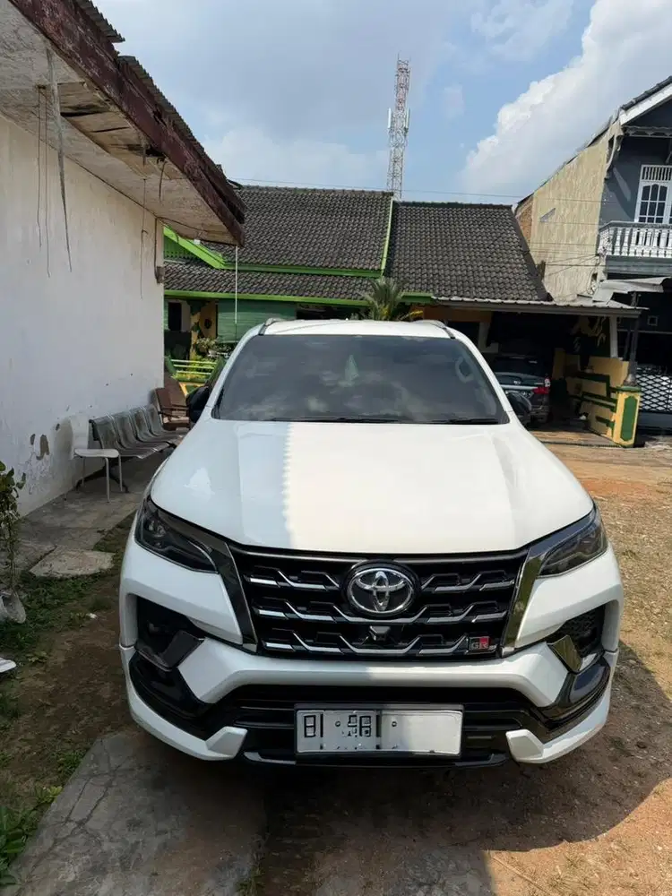 Toyoto Fortuner GR SPORT (2023)