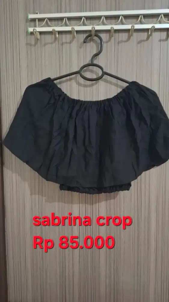 Pakaian pantai, crop top sabrina