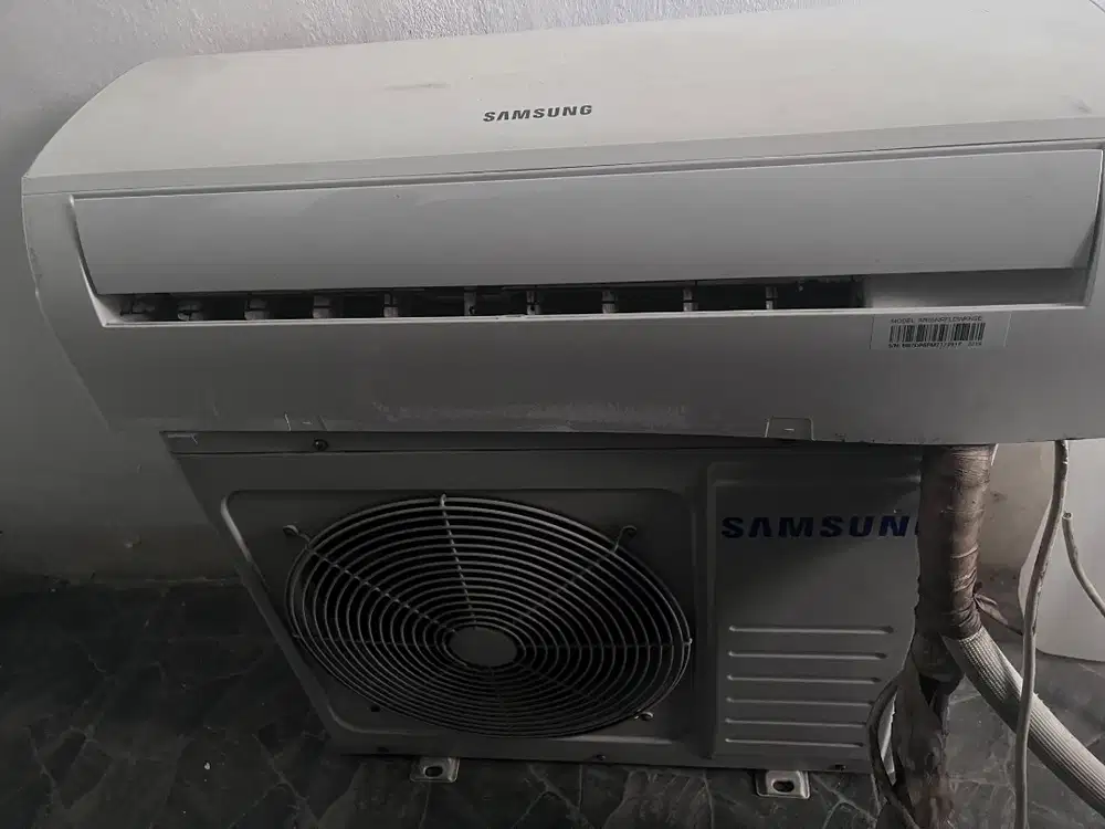 AC Samsung 1/2 PK Lengkap (outdoors, indoor, bracket, remote)