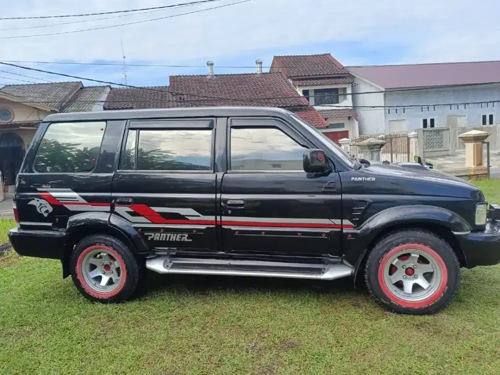 ISUZU PANTHER DIJUAL