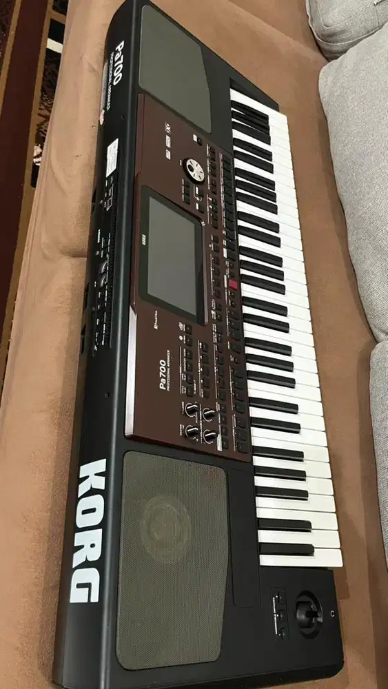 Korg Pa 700 HDMI bekas