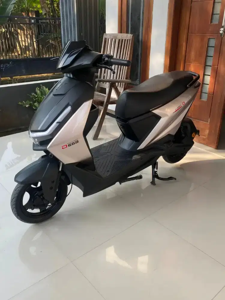 sepeda listrik like new