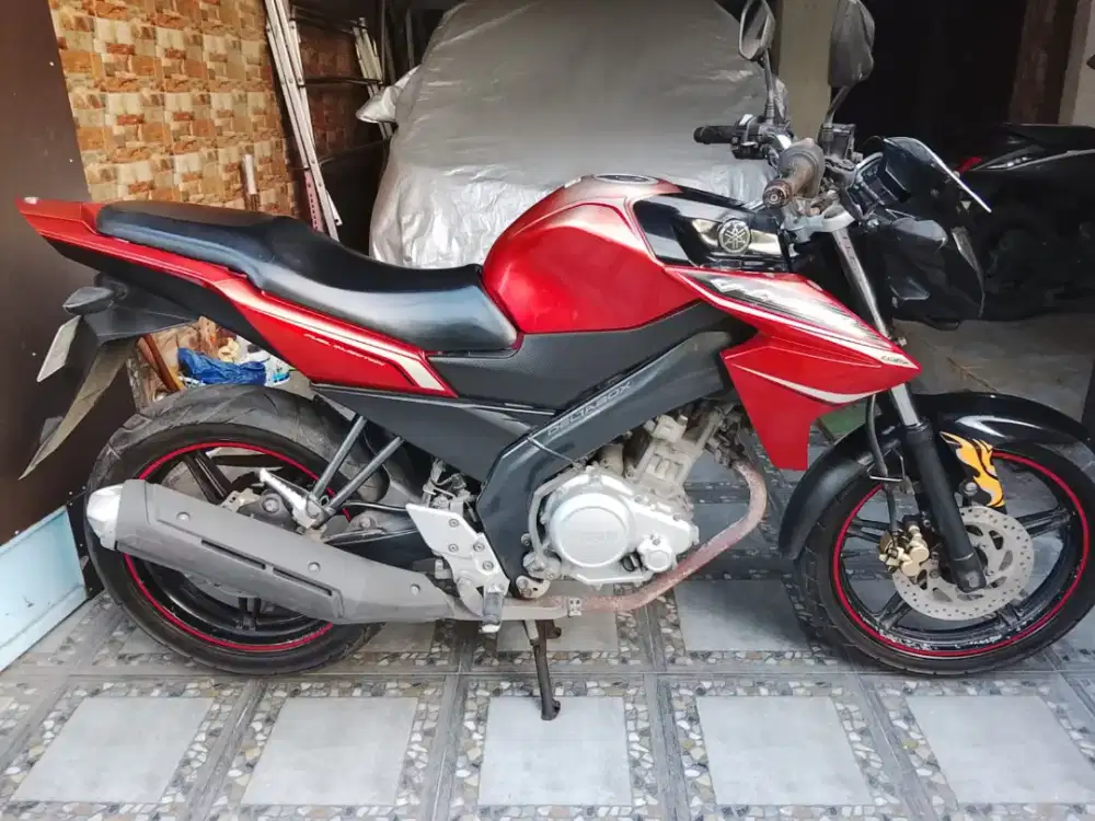 Motor Vixion 2013 merah kondisi baik