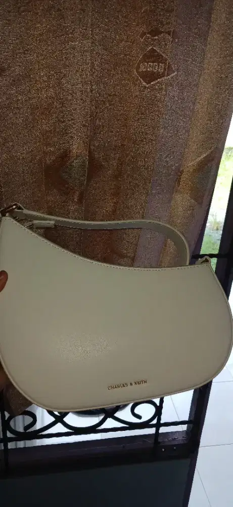 di jual tas charles & keith original