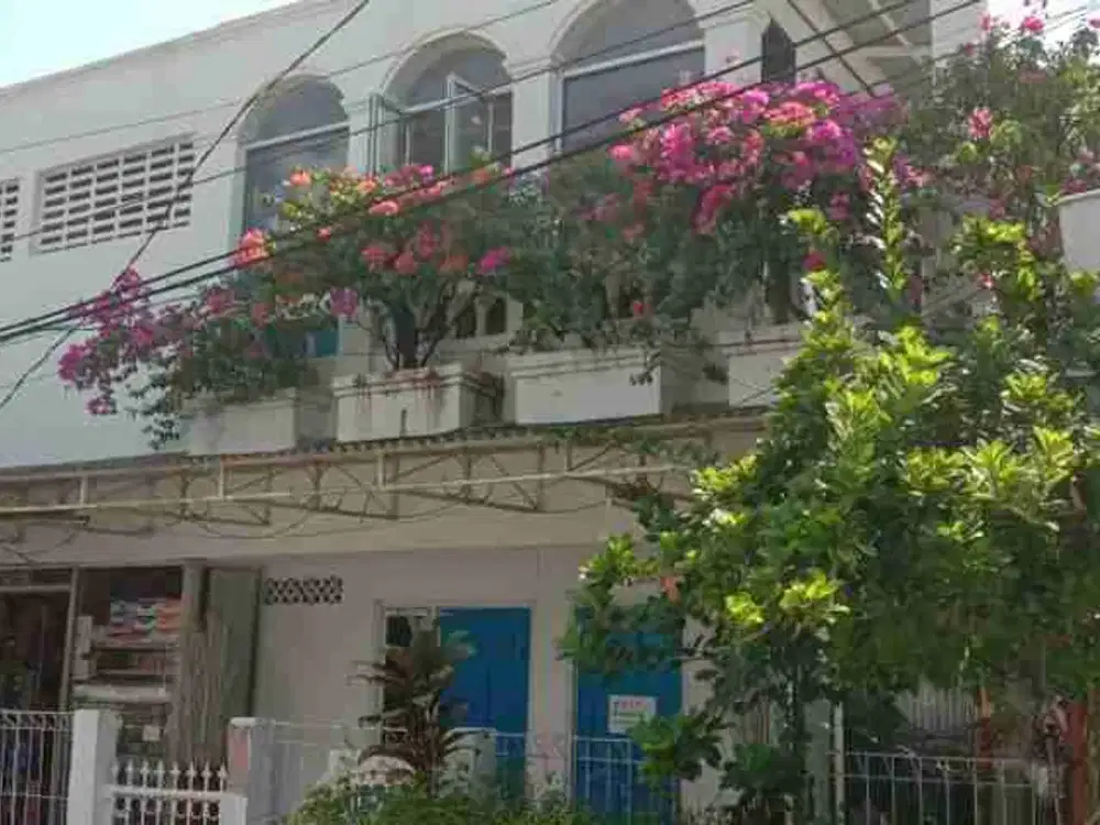 Rumah dan Ruang Usaha di Komplek BCS pulogadung jakarta timur
