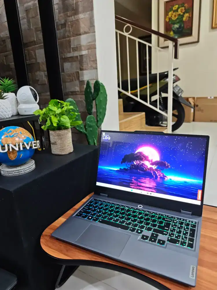 Laptop Lenovo LOQ 15IRX9 RTX4060 8GB I7 13650HX x rog