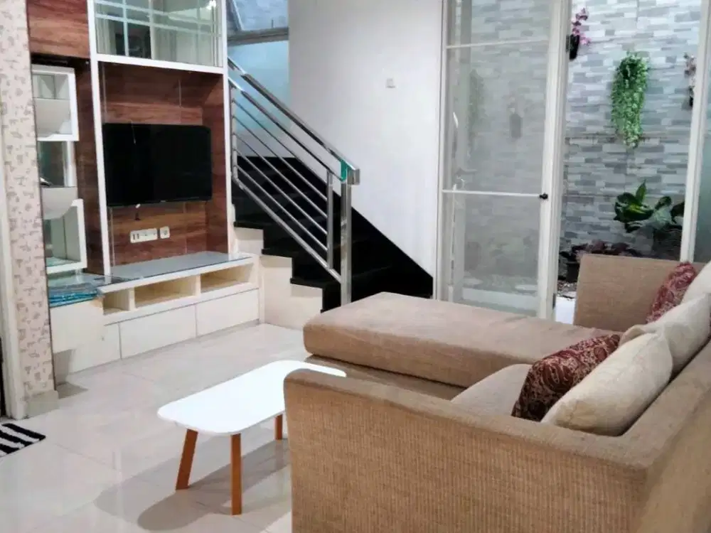 Disewakan Rumah East Coast Park Pakuwon City Surabaya Timur dekat Hokky Supermarket