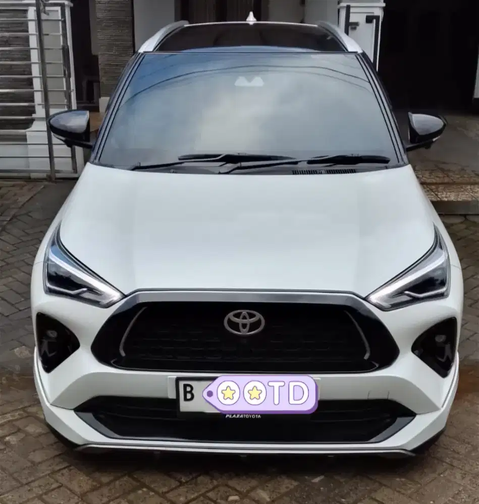 Yaris Cross Hybrid GR putih