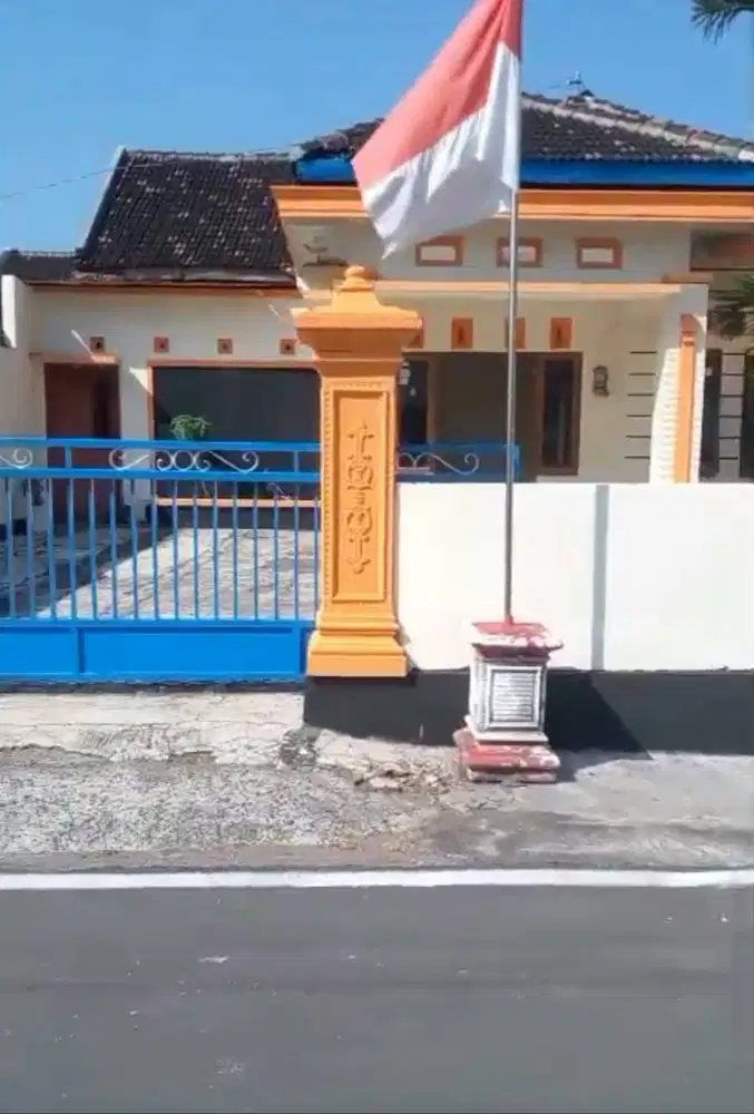 DIKONTRAKAN RUMAH BESAR PINGGIR JALAN