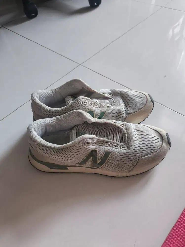 Jual Sepatu New Balance Wanita Warna Putih Ukuran 39