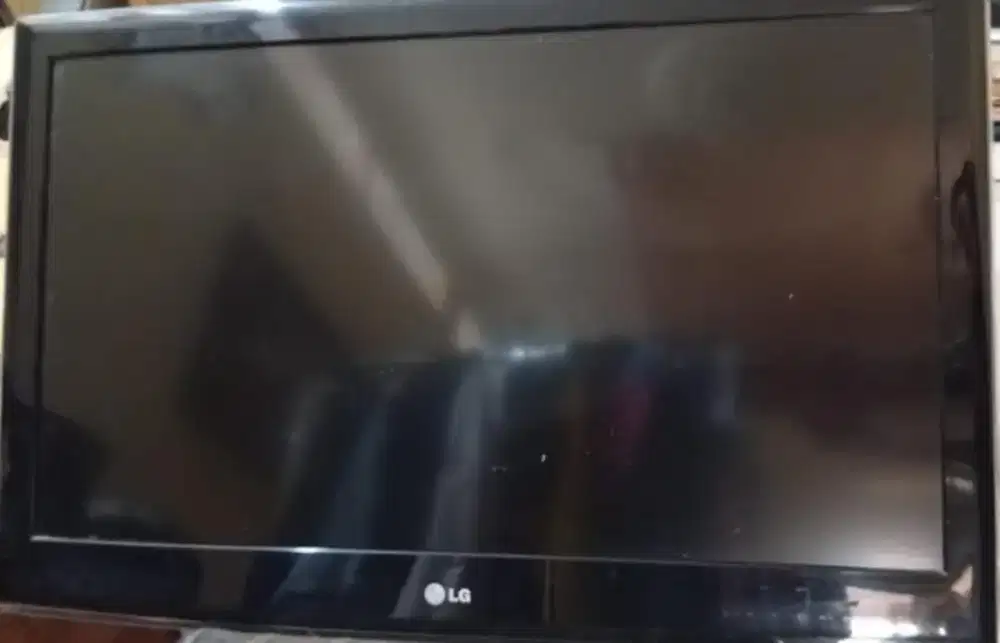 TV merk LG 32 LCD  Led seri ; LV 2530 kondisi 80 %