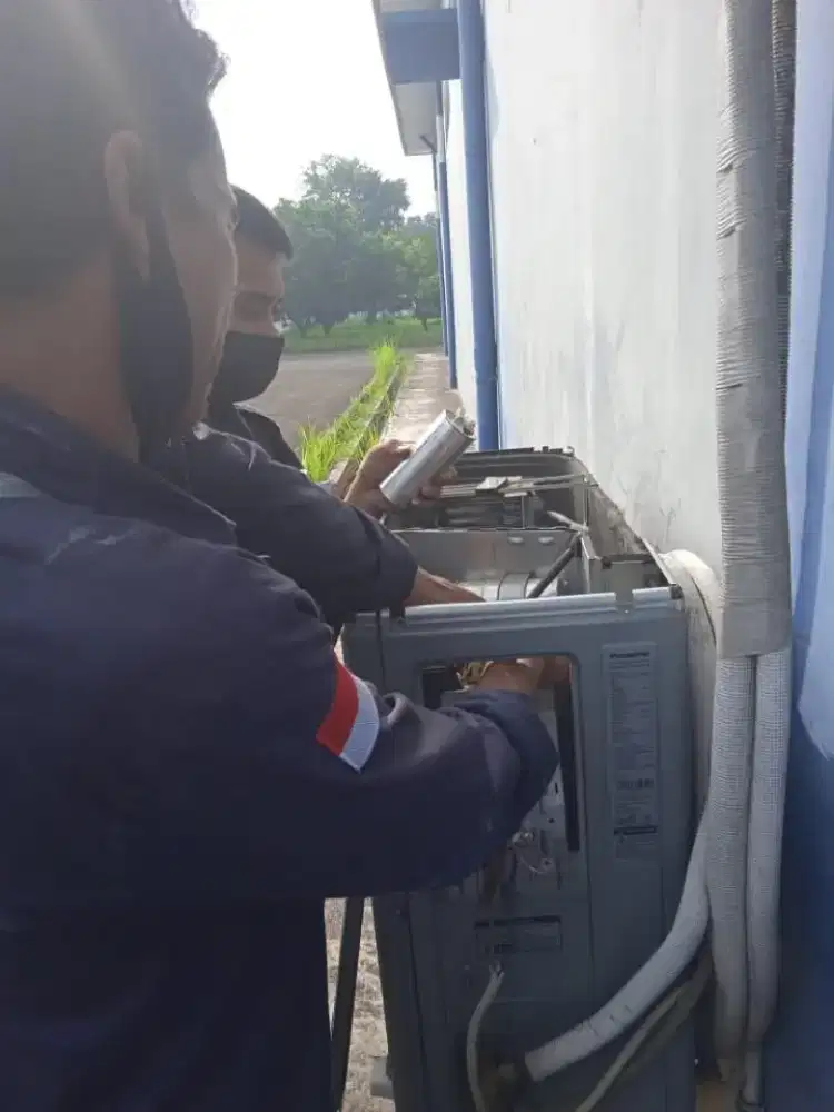 service ac Bongkar pasang ac cuci ac tambah freon isi freon dll