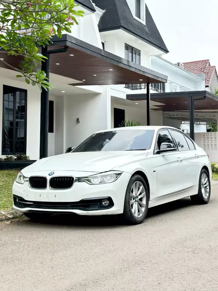 BMW 320i 2018 Lci Facelift F30! TERMURAH Full Record BMW Steer Msport