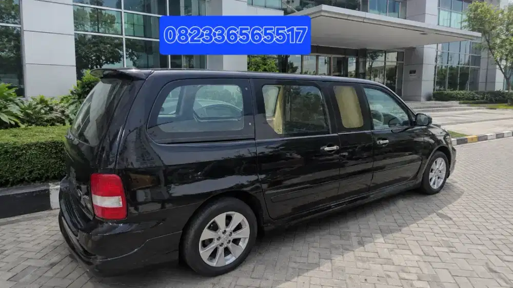 Kia Carnival Limousine tahun 2005  Hitam
