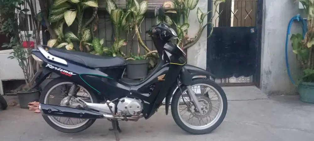 Honda karisma 2003