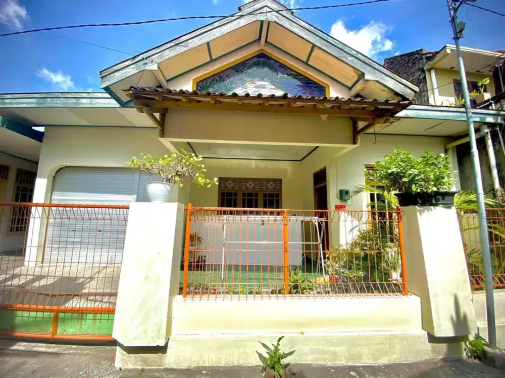 Dijual Rumah (hook 2 muka) + Kost Aktif Berlokasi Di Umbulharjo