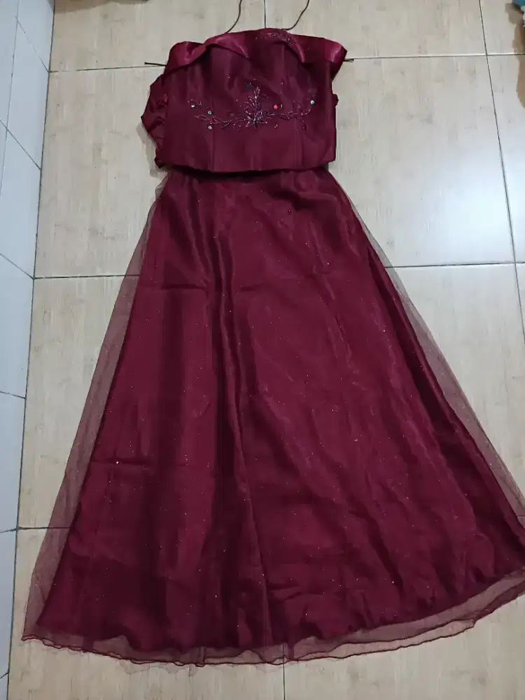 Baju pesta wanita / remaja