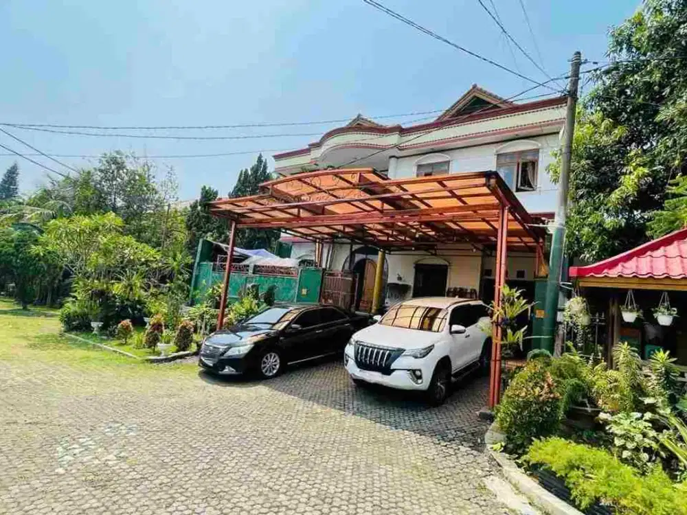 Rumah asri 2 lantai tanah Luas 318 LB 438 furnished
