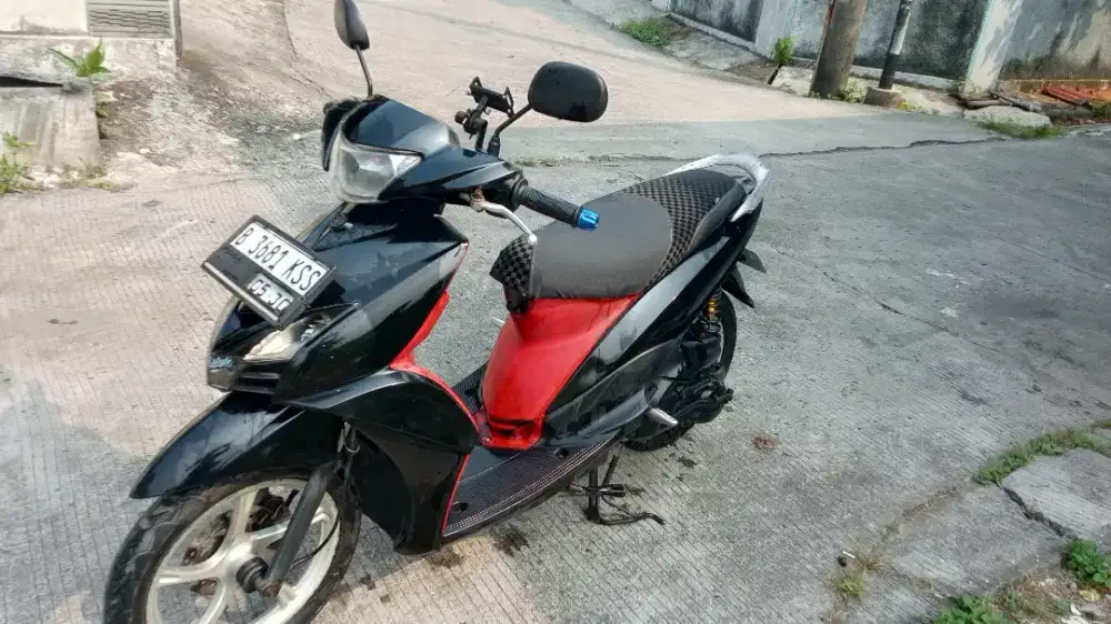 mio j gt hitam merah