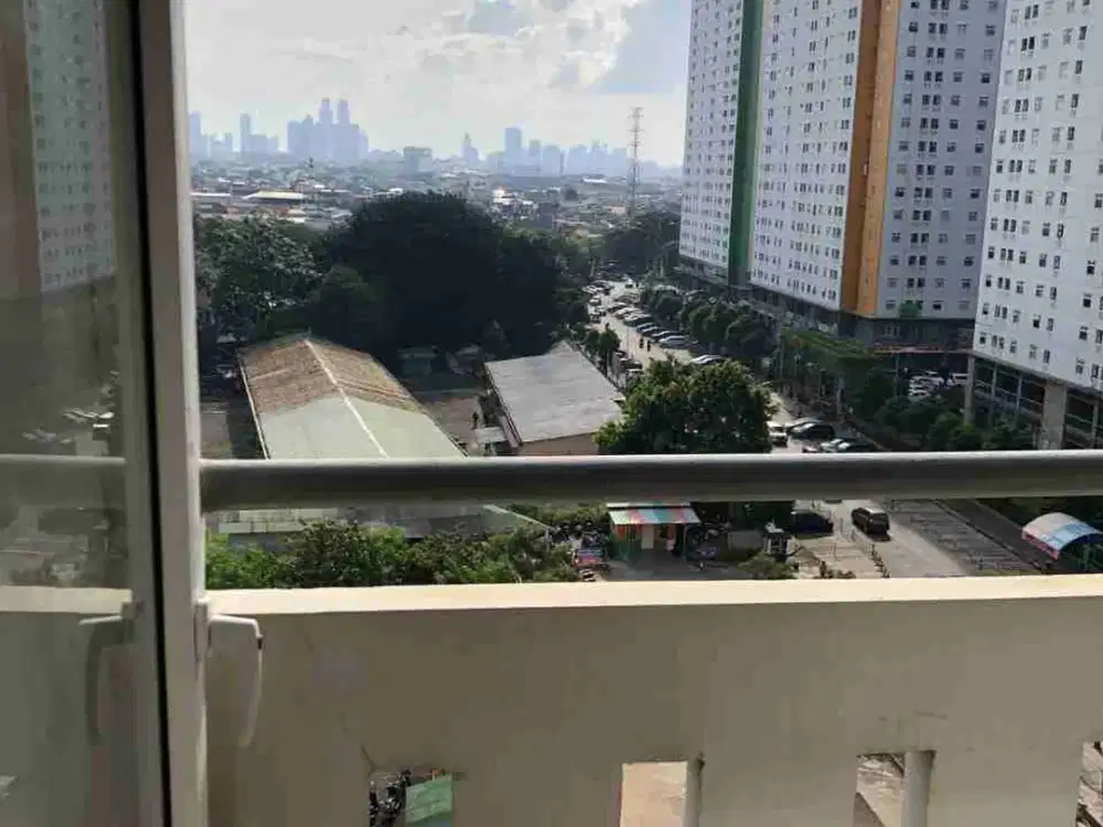 Disewakan Unit Kosongan Apartemen Green Pramuka City