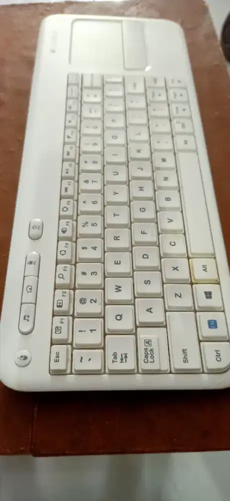 Keyboard Logitech K400