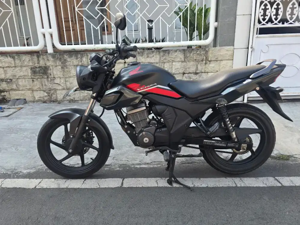 CB 150 VERZA LOW KM