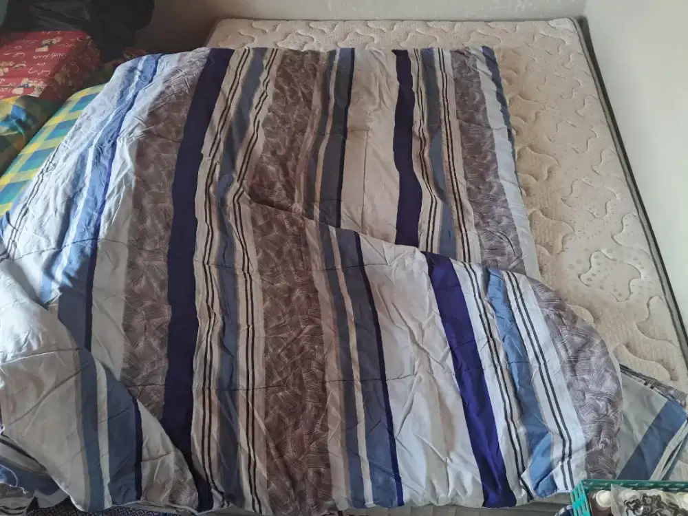Bedcover warna biru