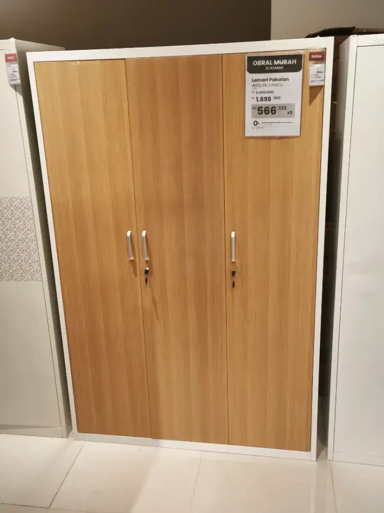 Lemari Pakaian Metal 3 Pintu Baru Murah