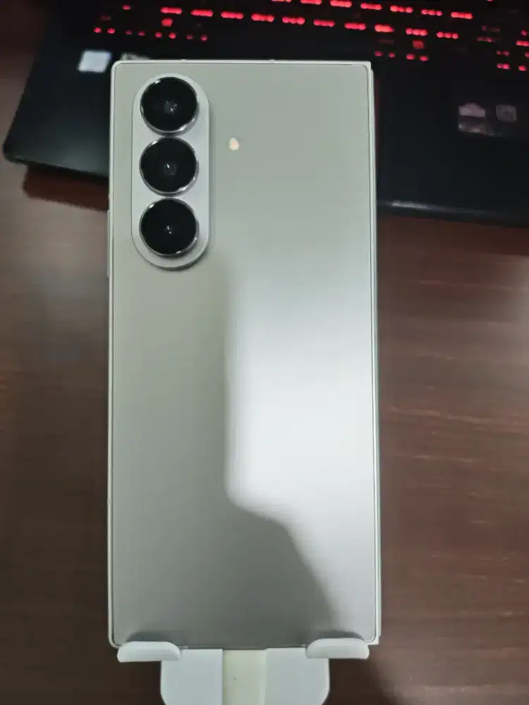 Samsung fold 7 silver
Ram 12/512 Gb mulus baru pakai