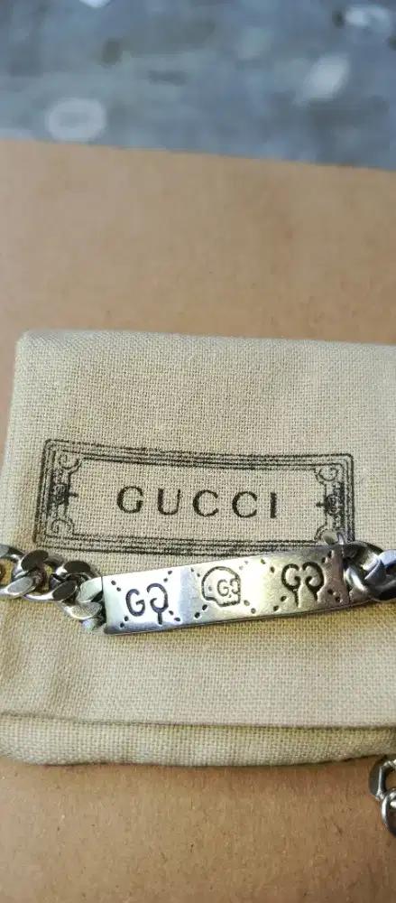 Gelang tangan Gucci kondisi sangat mulus jadul kuno dan antik