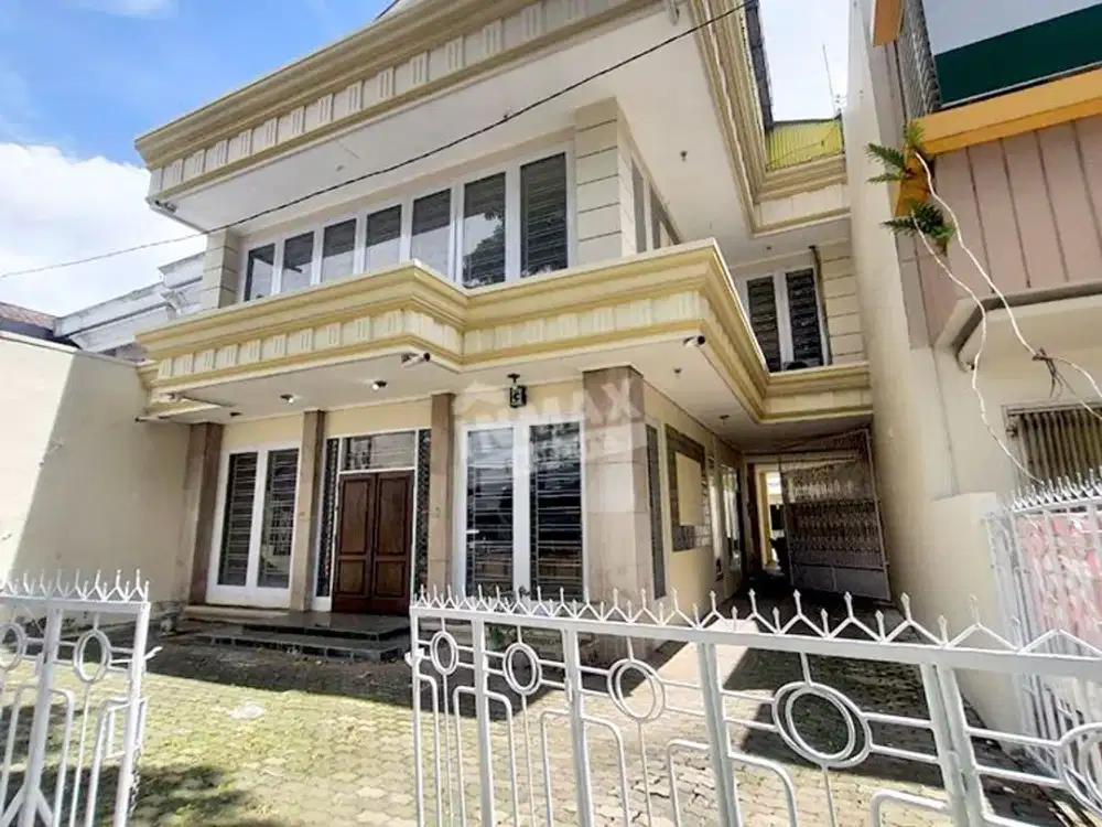 Rumah 2 Lantai Ruangan Loss bisa Utk Kuliner/Bank Tengah Kota Malang