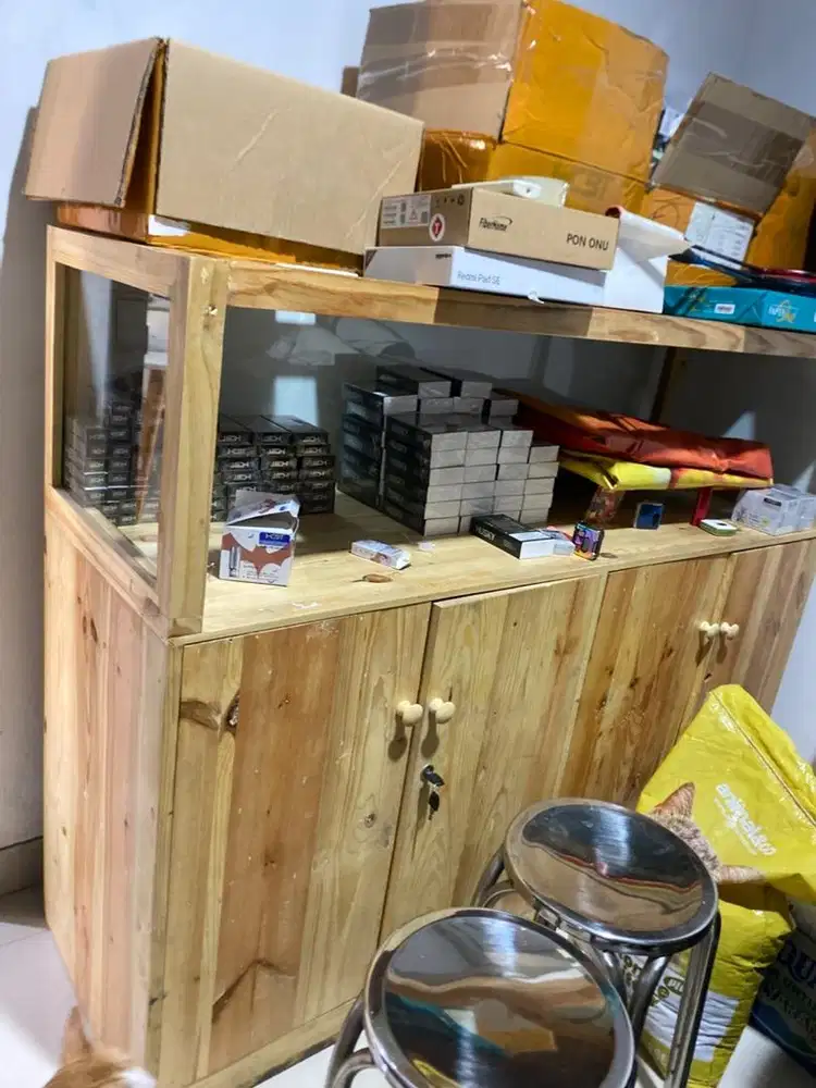 etalase kayu jati belanda