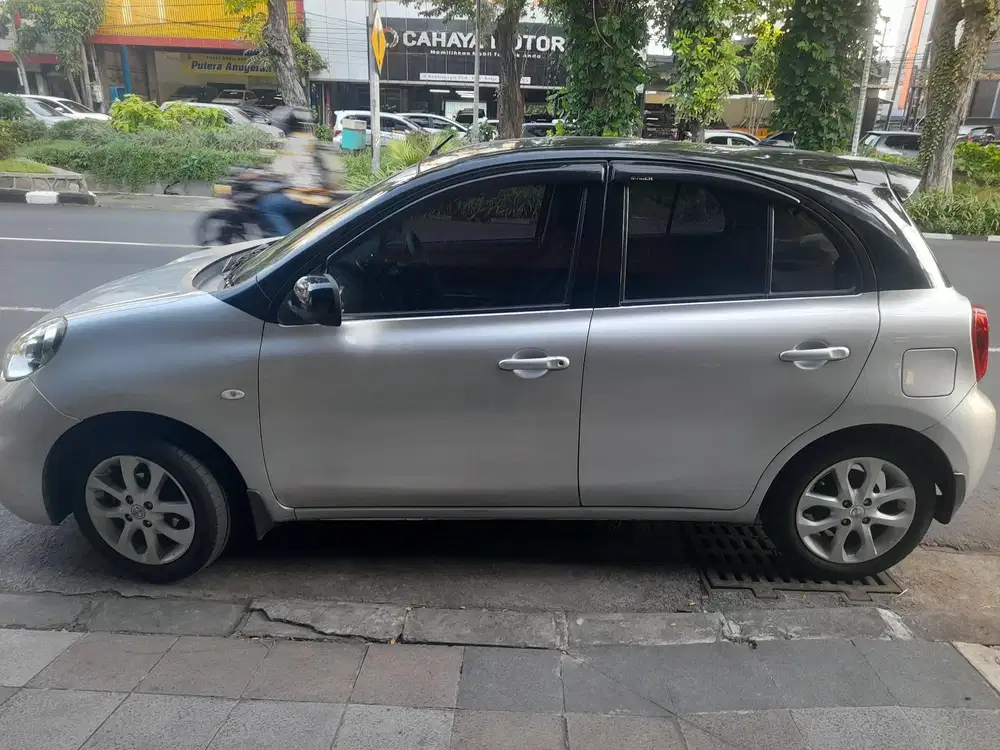 Nissan March 2015 Bensin