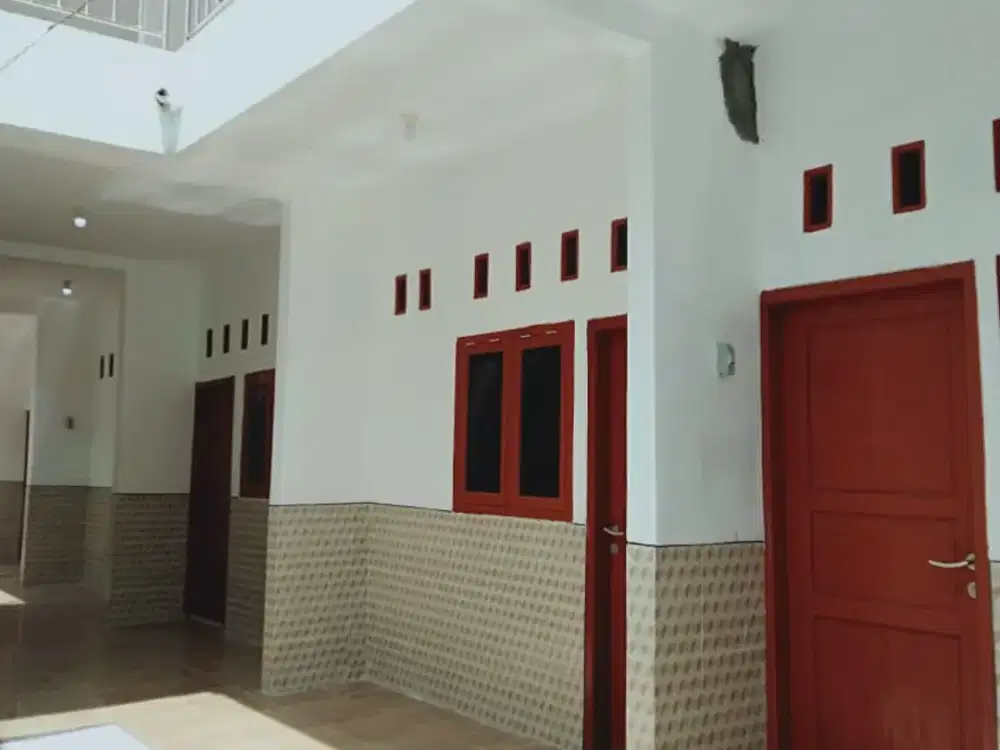 DIJUAL RUMAH KOST 2 LANTAI DI BANYUANYAR DEKAT SEKOLAH YAYASAN AL-ABIDIN