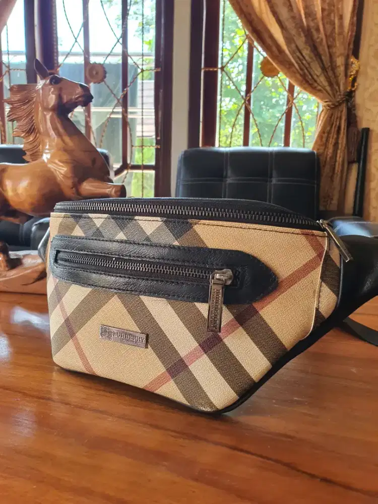 WEISTBAG TAS SLEMPANG BURBERRY BENDERA ORI LONDON LIKE NEW