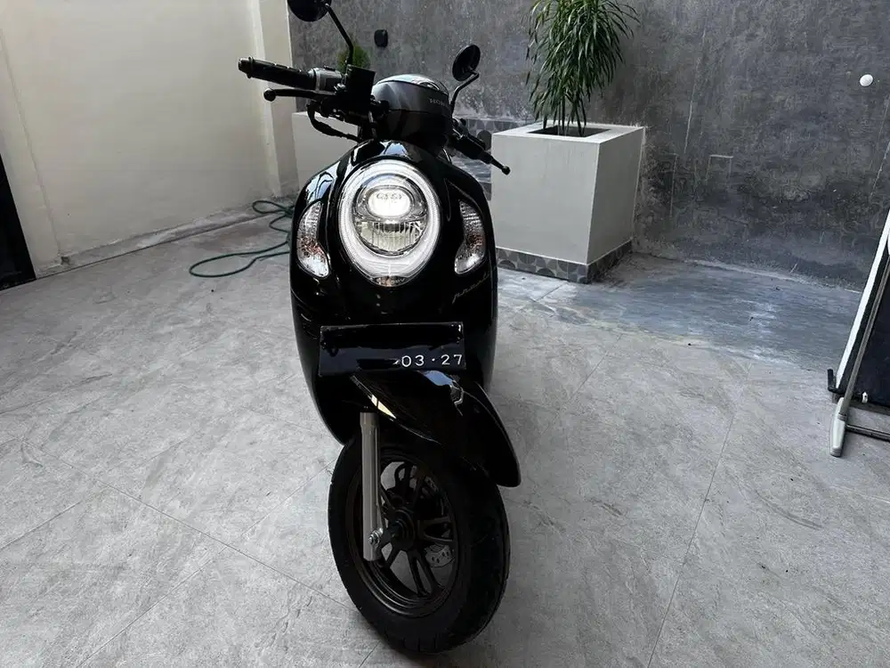 Scoopy black low km 2022 mulus