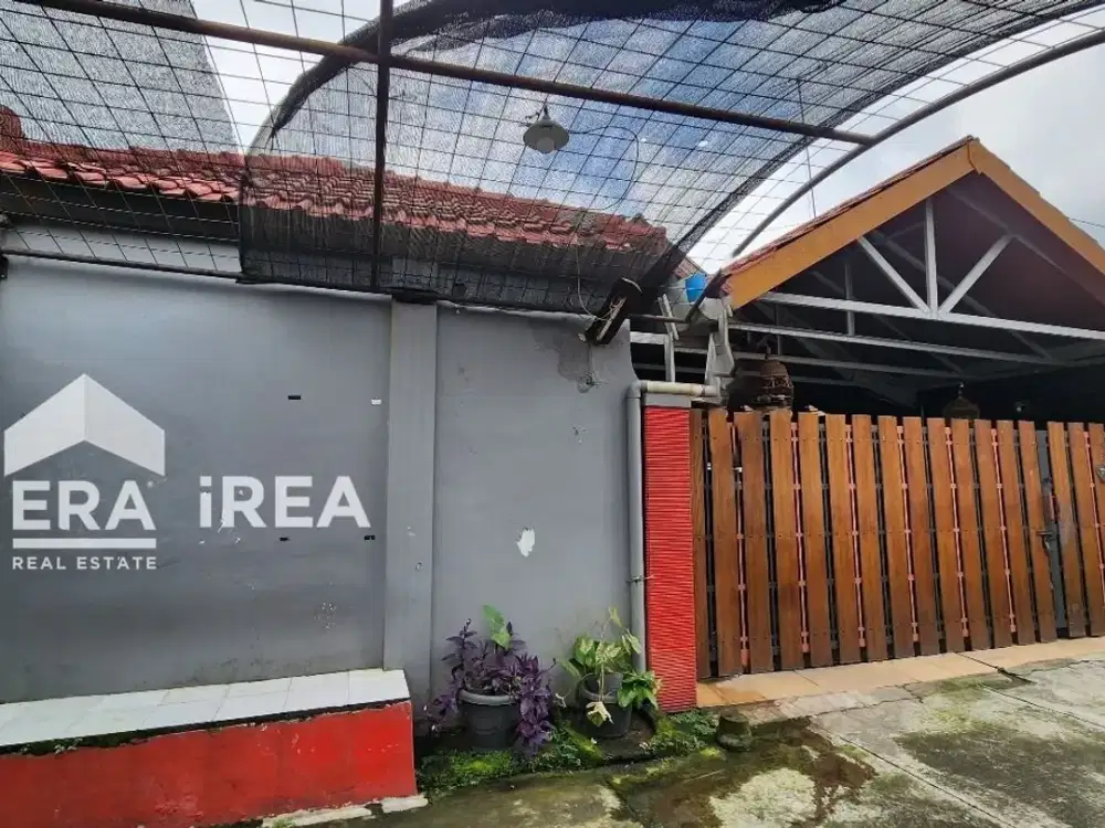 DIJUAL RUMAH BAGUS & LUAS DI PUSAT KOTA SOLO HARGA MURAH BANGET