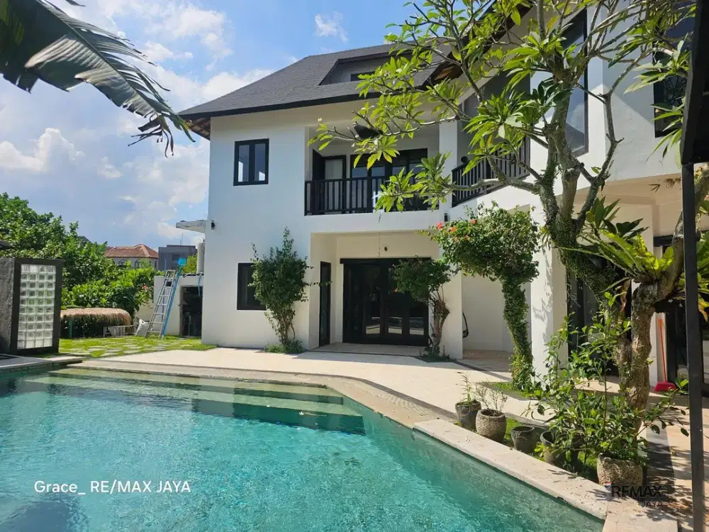 Villa 6 Bedrooms For Leasehold at Canggu, Walking Distance to Echo Beach