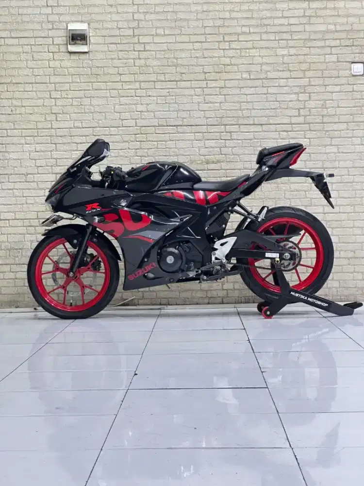 TERMURAH‼️Suzuki GSX 150R 2018 Black Favorit
 - Mustika Motoshop