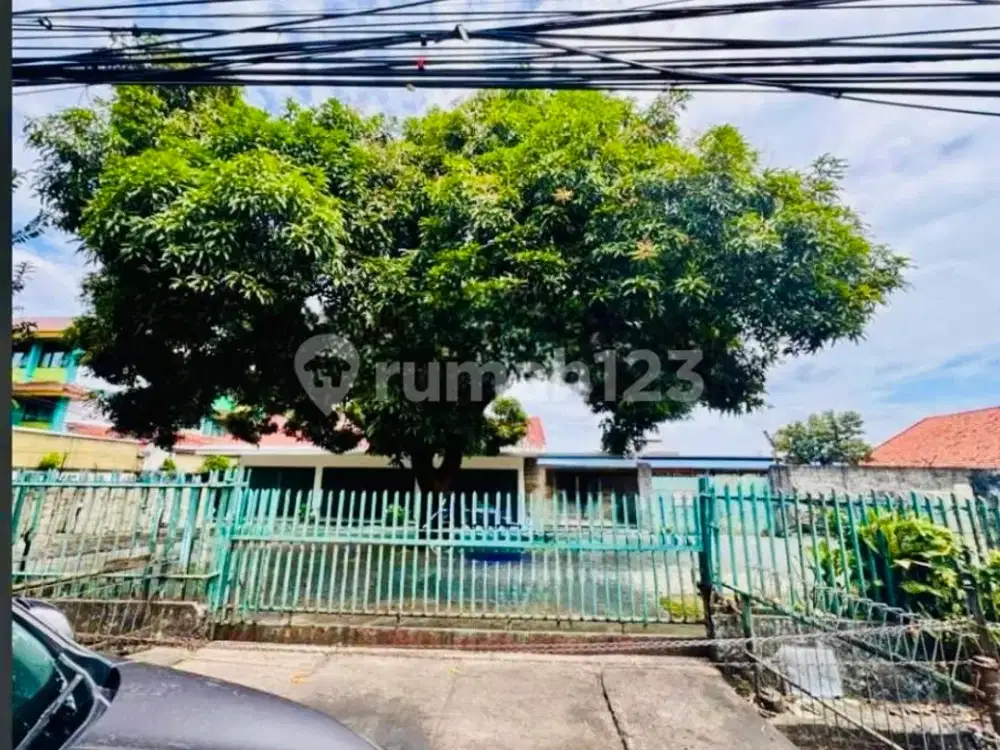 Tanah 4690.0 M² SHM Pinggir Jalan Raya di Kebayoran Lama