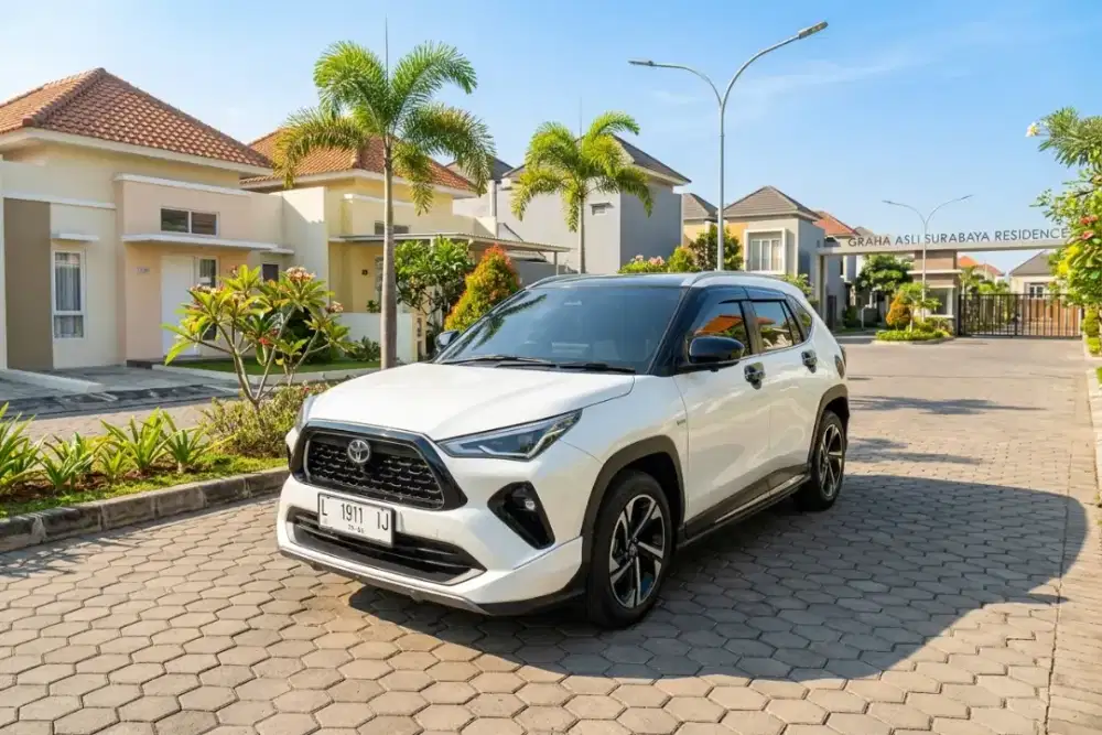 yaris cross 1.5 S GR HV TSS hybrid 2023 odo 30 rb an DP Rp. 70 JT