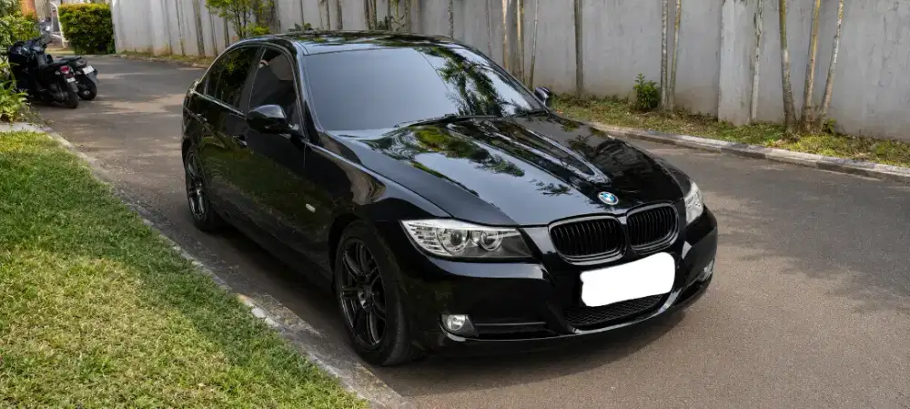 Dijual Murah, BMW 320i E90 N46 tahun 2009 (with add on display)