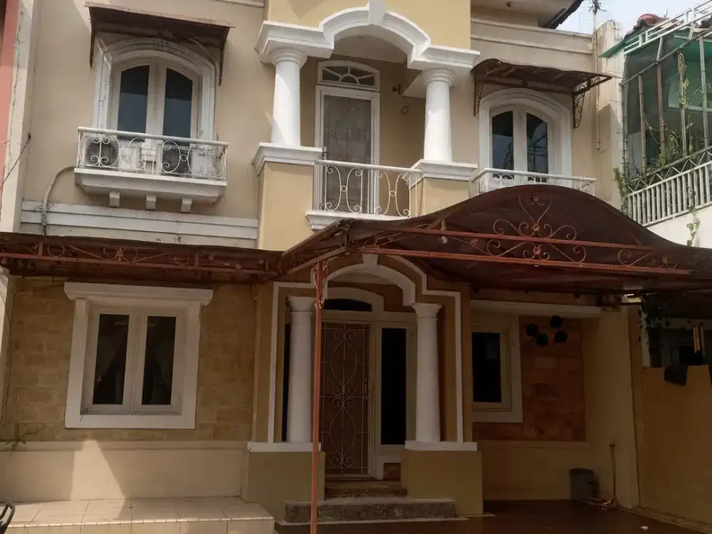 Dijual Rumah di Raffles Hills Cibubur Dekat Ke Stasiun LRT