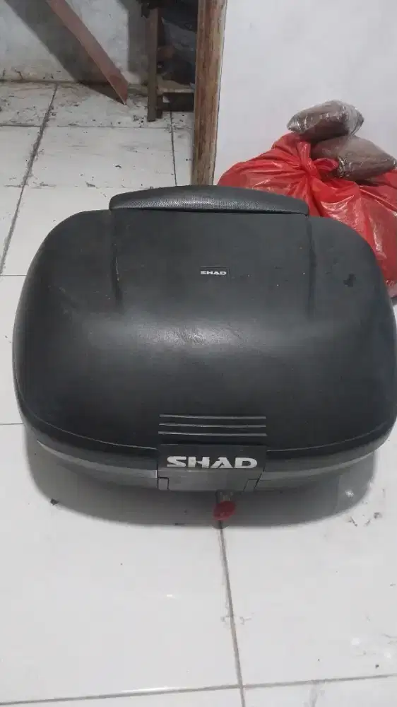 Box Shad SH42 Ukuran 42 Liter