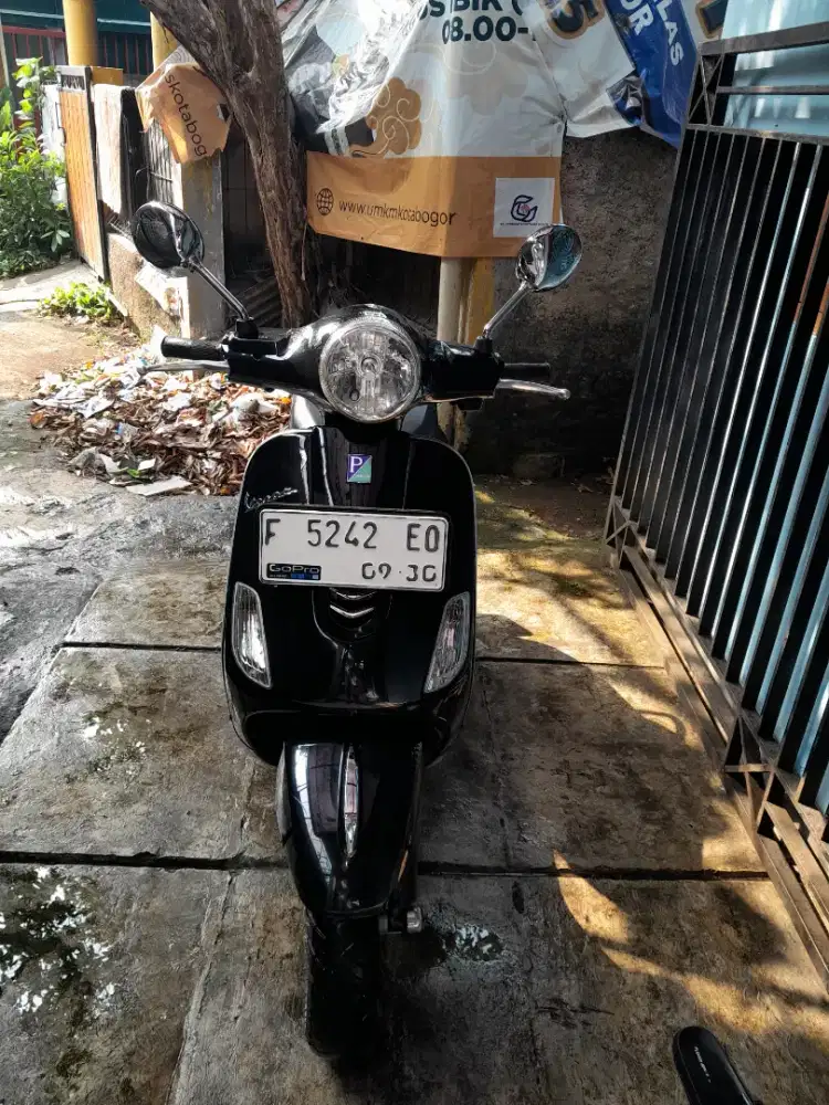Vespa lx 125 iget black glosy