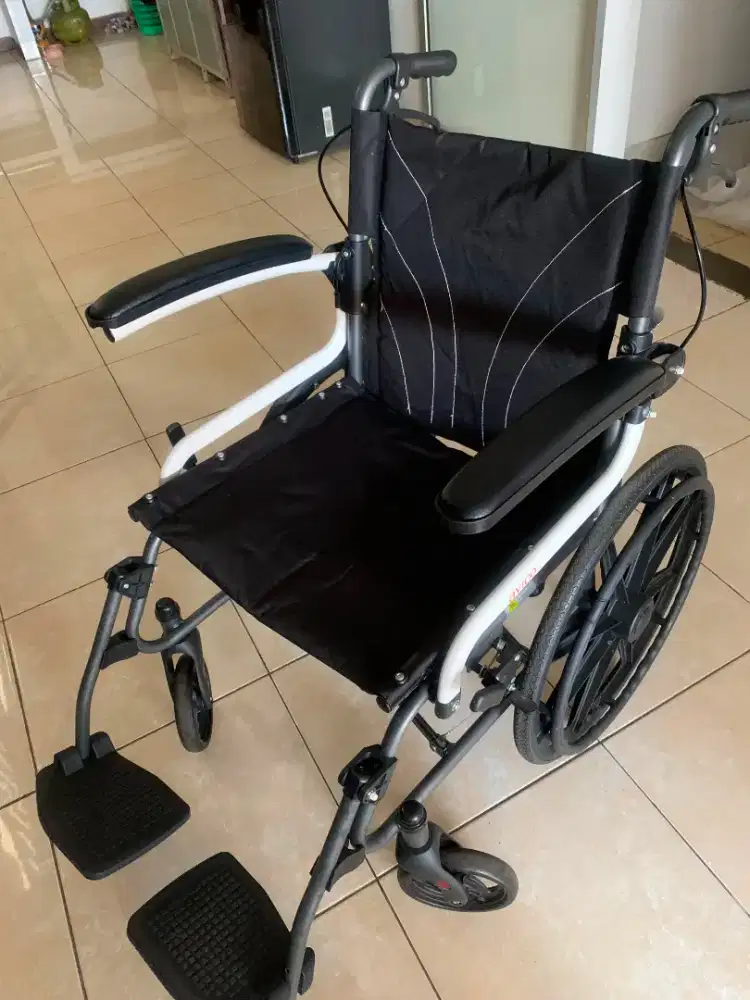 Bismillah di jual kursi roda avico