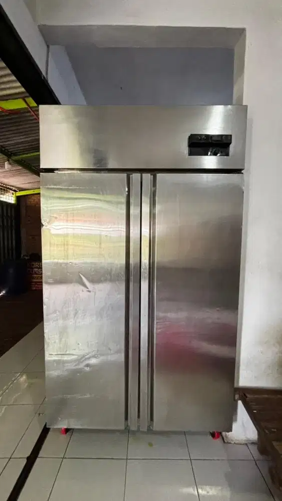 Jual Kulkas Stainless 2 Pintu Besar Masih Normal Cocok untuk Usaha