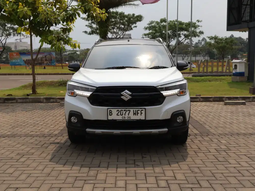 SUZUKI XL7 ALPHA HYBRID AT 2025 PUTIH