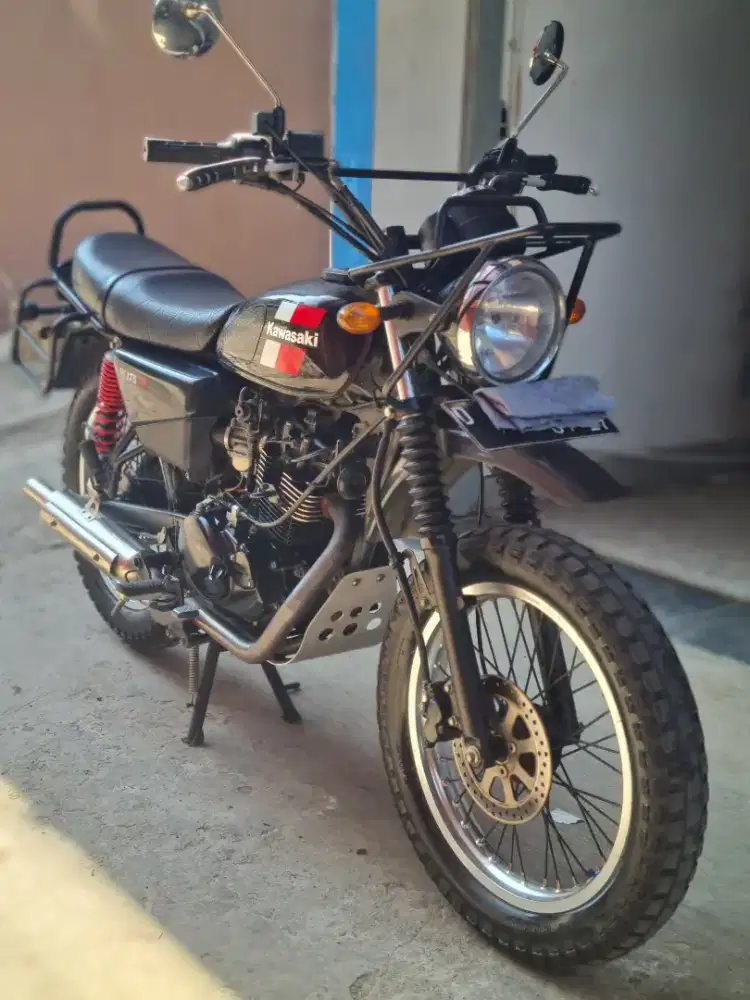 W175 TR Semi Trail Cakep