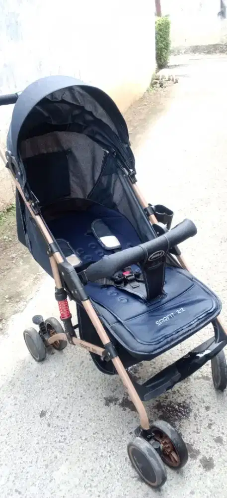 Stroller bayi baru